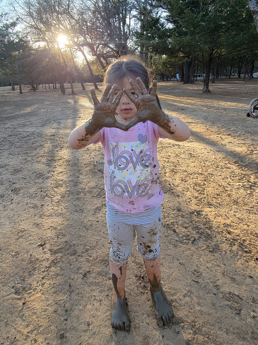 Kid Learning with Mud